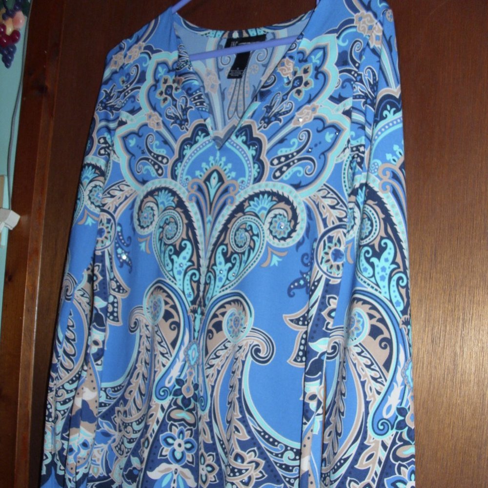 size sm. i-n-c top blues with black,white,tan , rhine stones, bell sleeves nwot